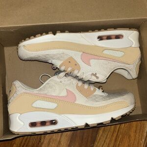 Nike Women 9.5 Air Max